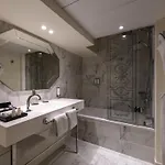 Le Louis Chateau - Mgallery Collection Versailles