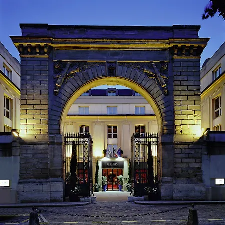 מלון Le Louis Chateau - Mgallery Collection ורסאי