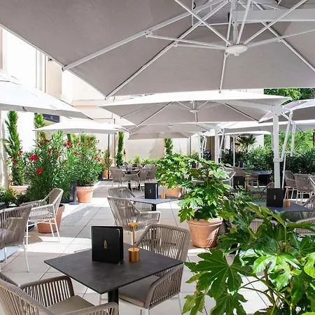 Hotel Le Louis Château - Mgallery Versailles