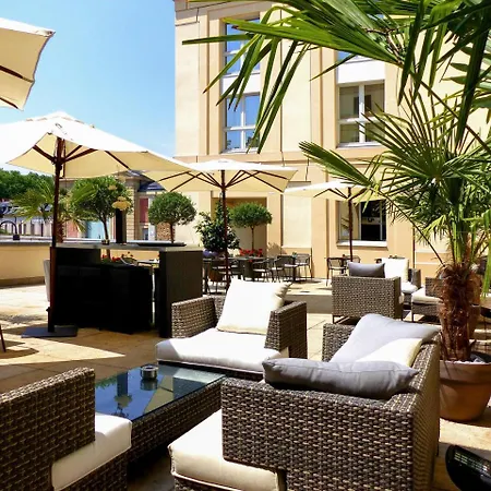 Le Louis Château - Mgallery 4* Versailles